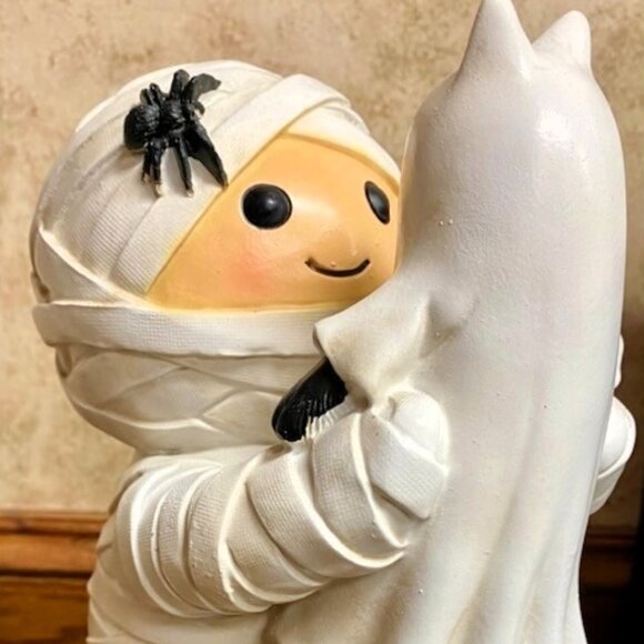 Halloween Mummy Holding Ghost Cat Figurine - Picture 1 of 5